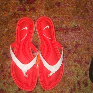 Nike ultra comfort thongs flip flops size 9